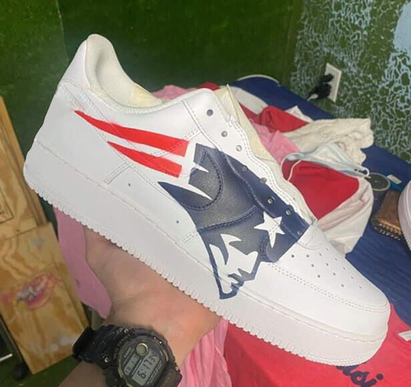 Men's New England Patriots Air Force 1 Sneakers 2002